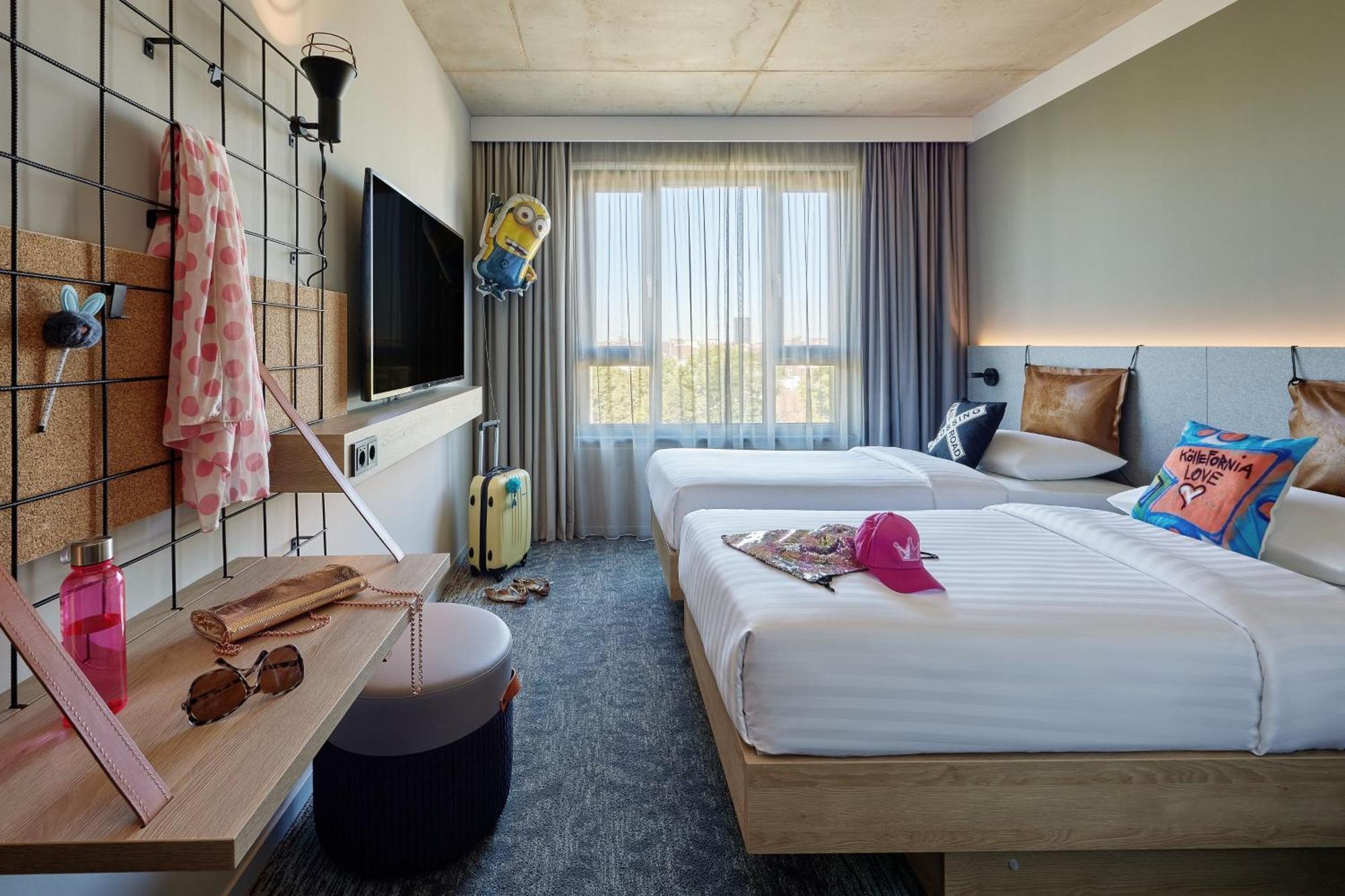 Moxy Muelheim Hotel Cologne